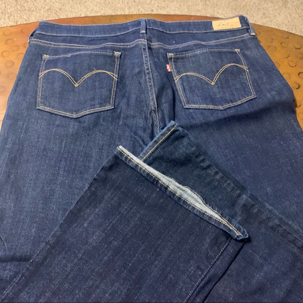 Women's Levi's Jeans size 16 Like new jeans